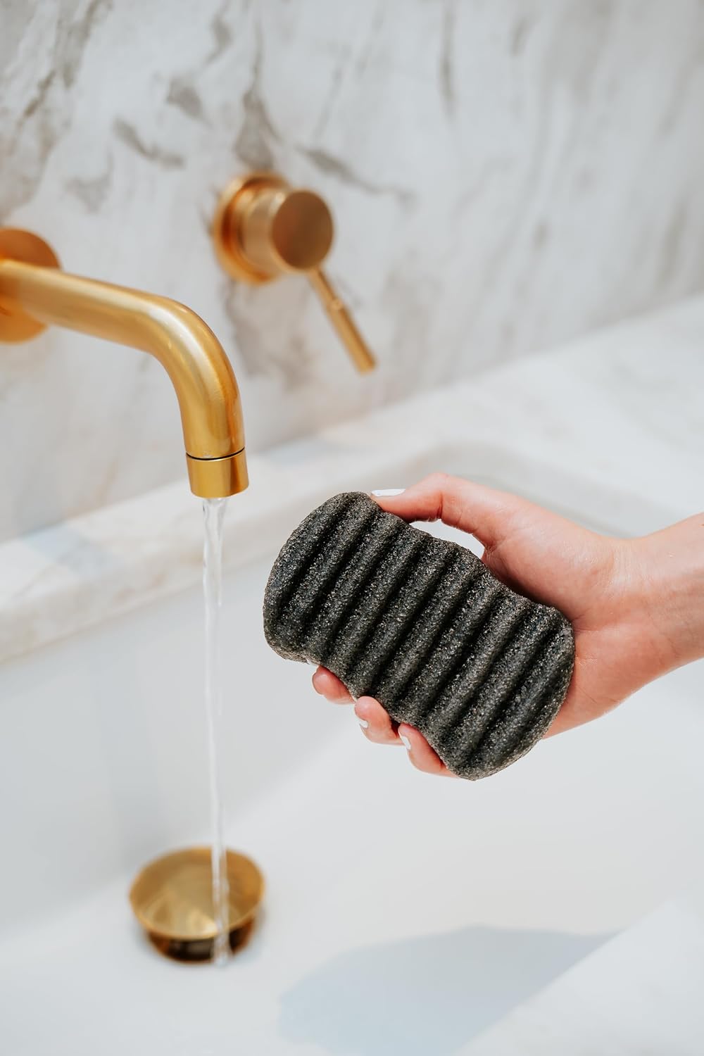 Konjac Bamboo Charcoal Body Sponge - 35g [amazon_upc] asin:B08HXX3JWV